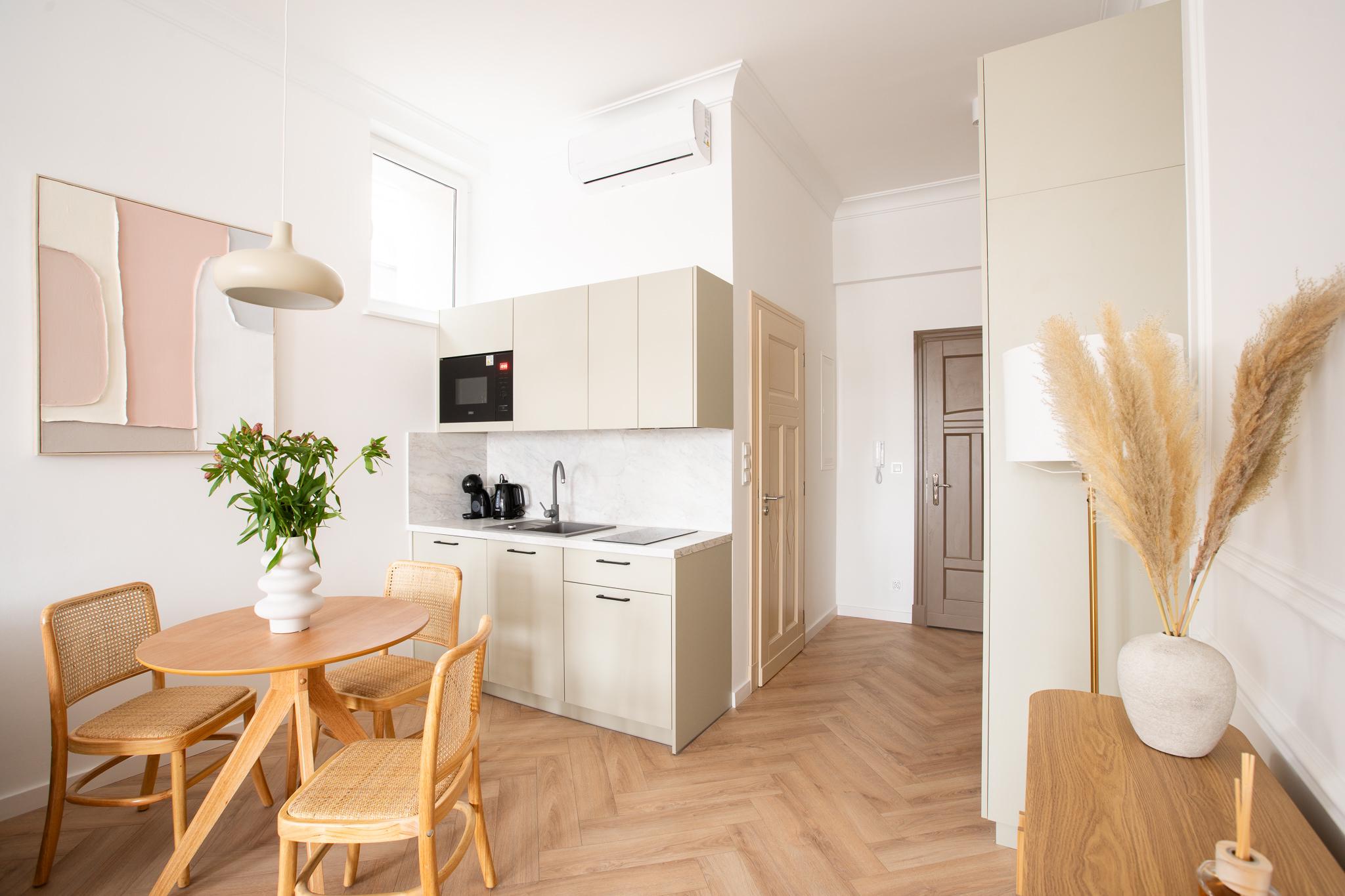 Do dyspozycji Gości jest jadalnia, aneks kuchenny z doskonałym wyposażeniem,